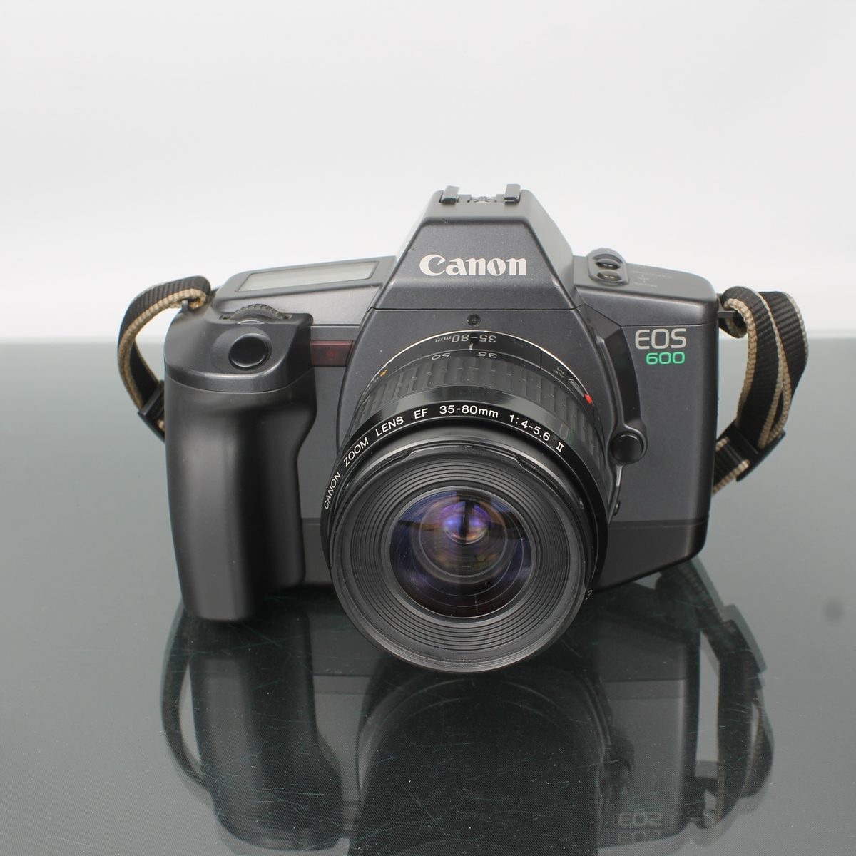 Canon EOS 600 + EF 35-80mm 1:4-5.6 II