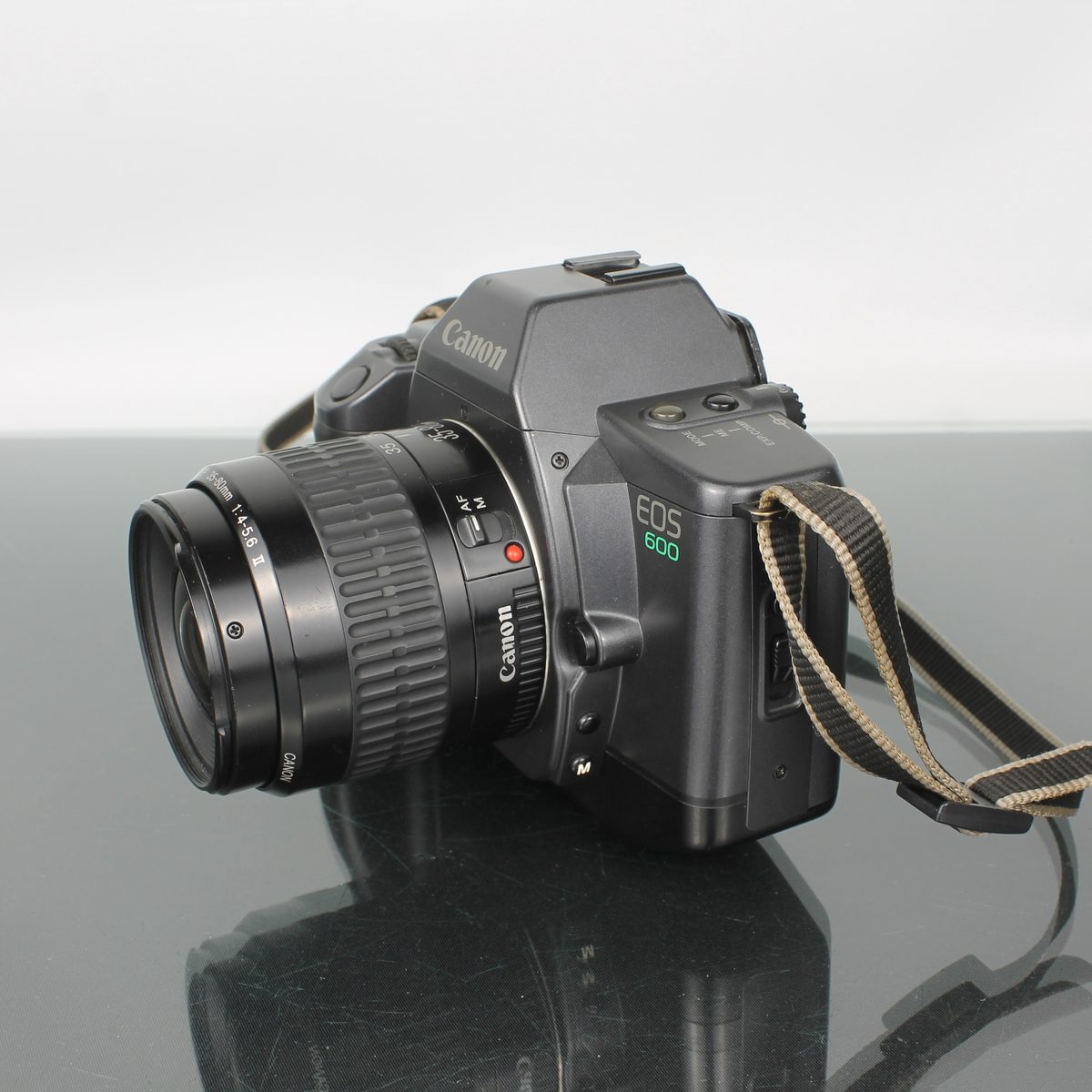 Canon EOS 600 + EF 35-80mm 1:4-5.6 II