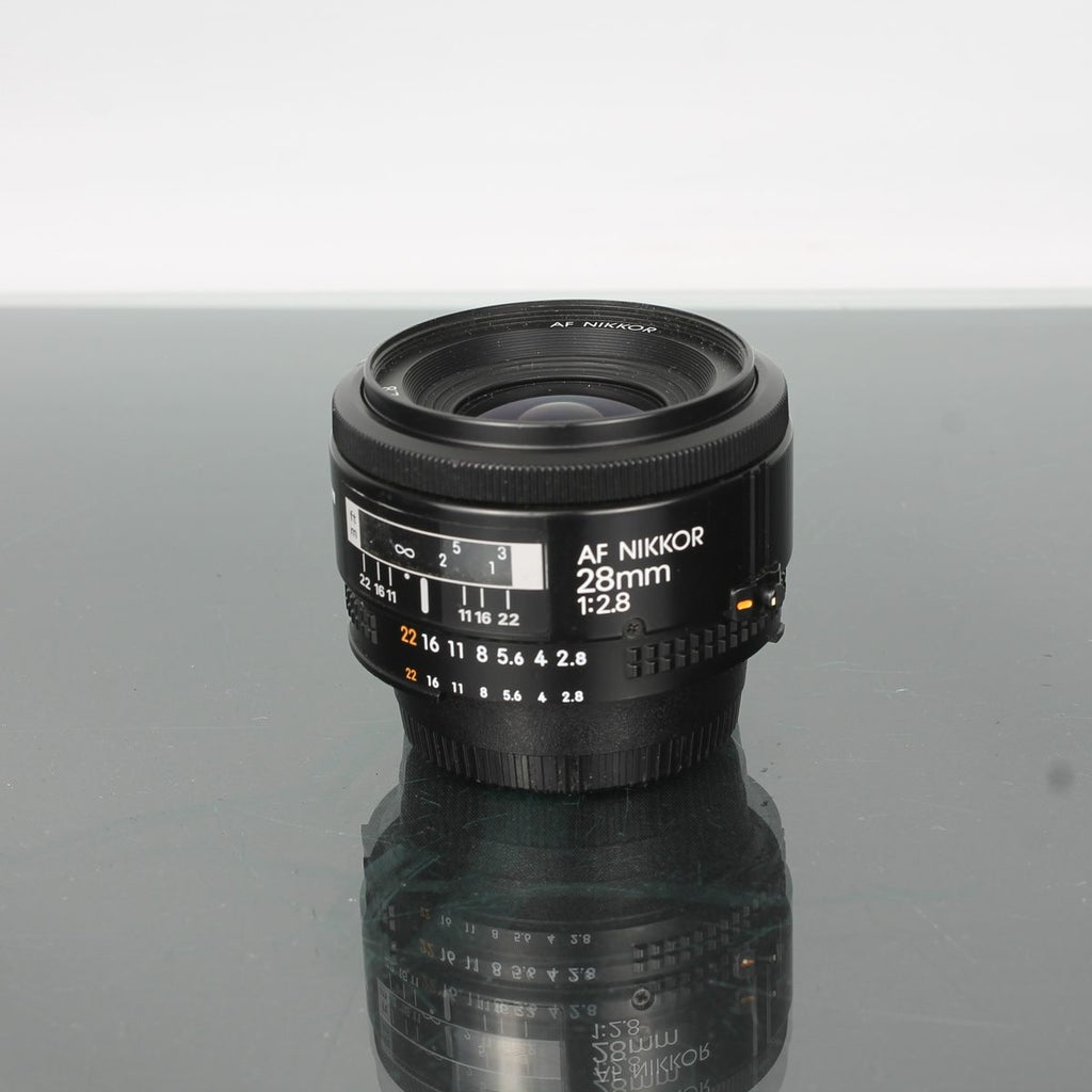 Nikon Nikkor AF 28mm 1:2.8