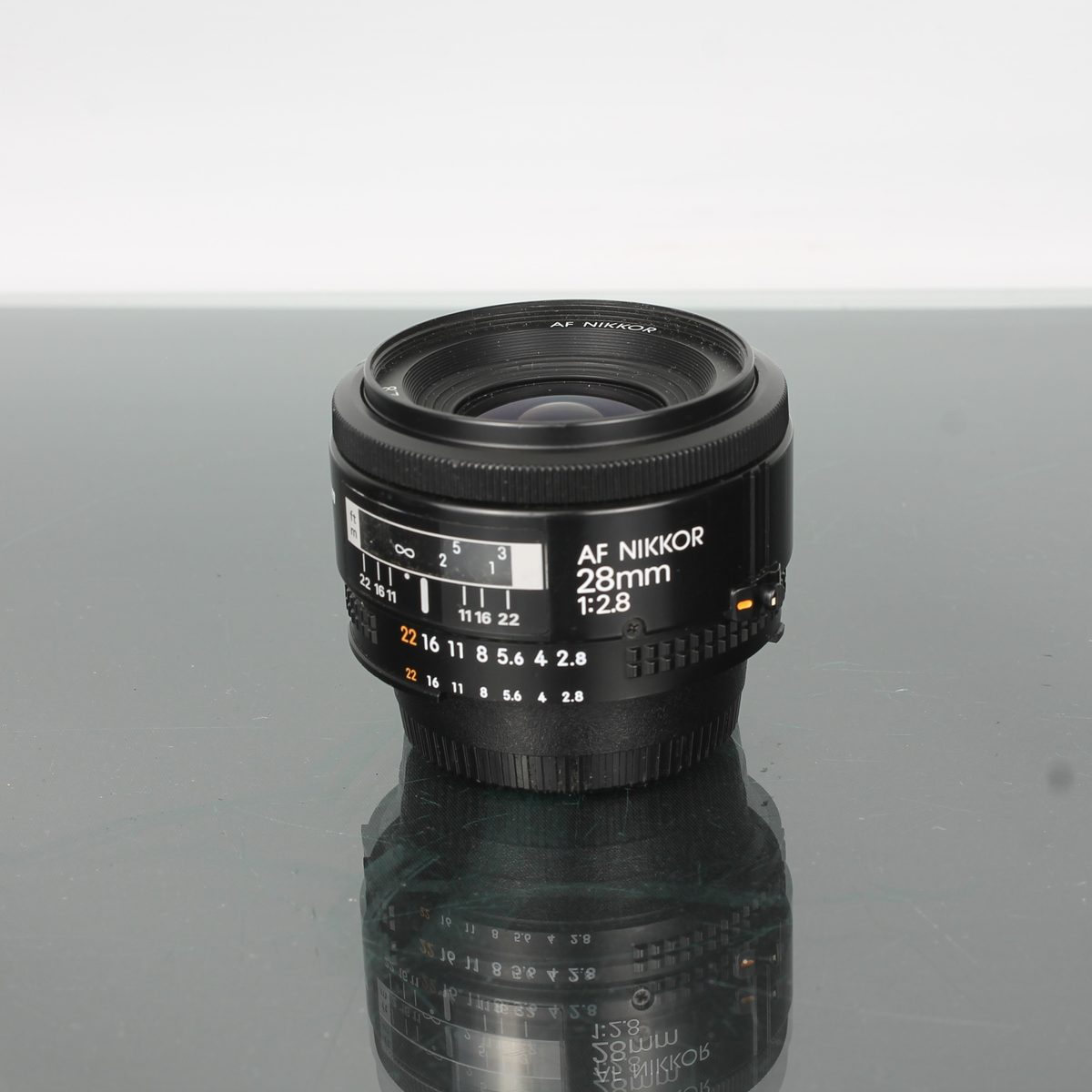 Nikon Nikkor AF 28mm 1:2.8
