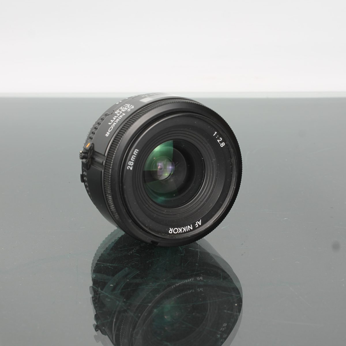 Nikon Nikkor AF 28mm 1:2.8