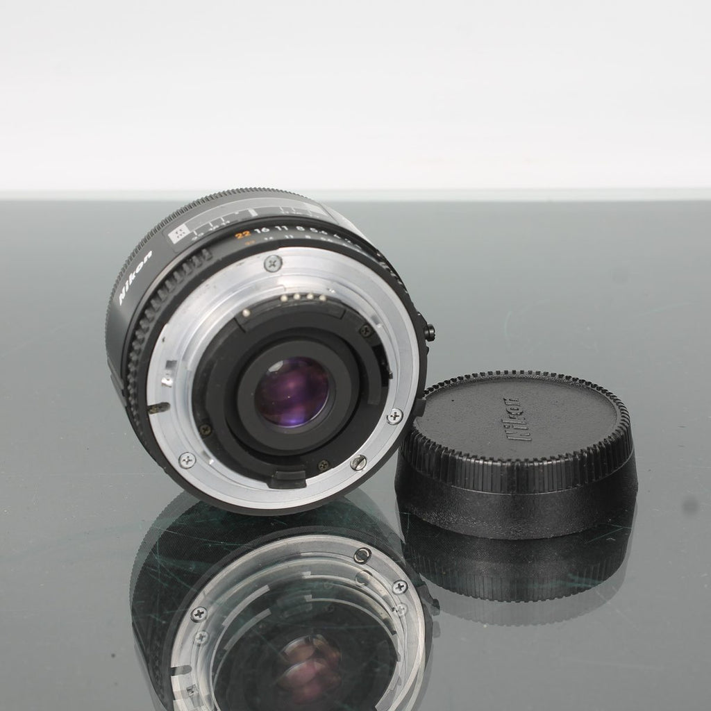 Nikon Nikkor AF 28mm 1:2.8