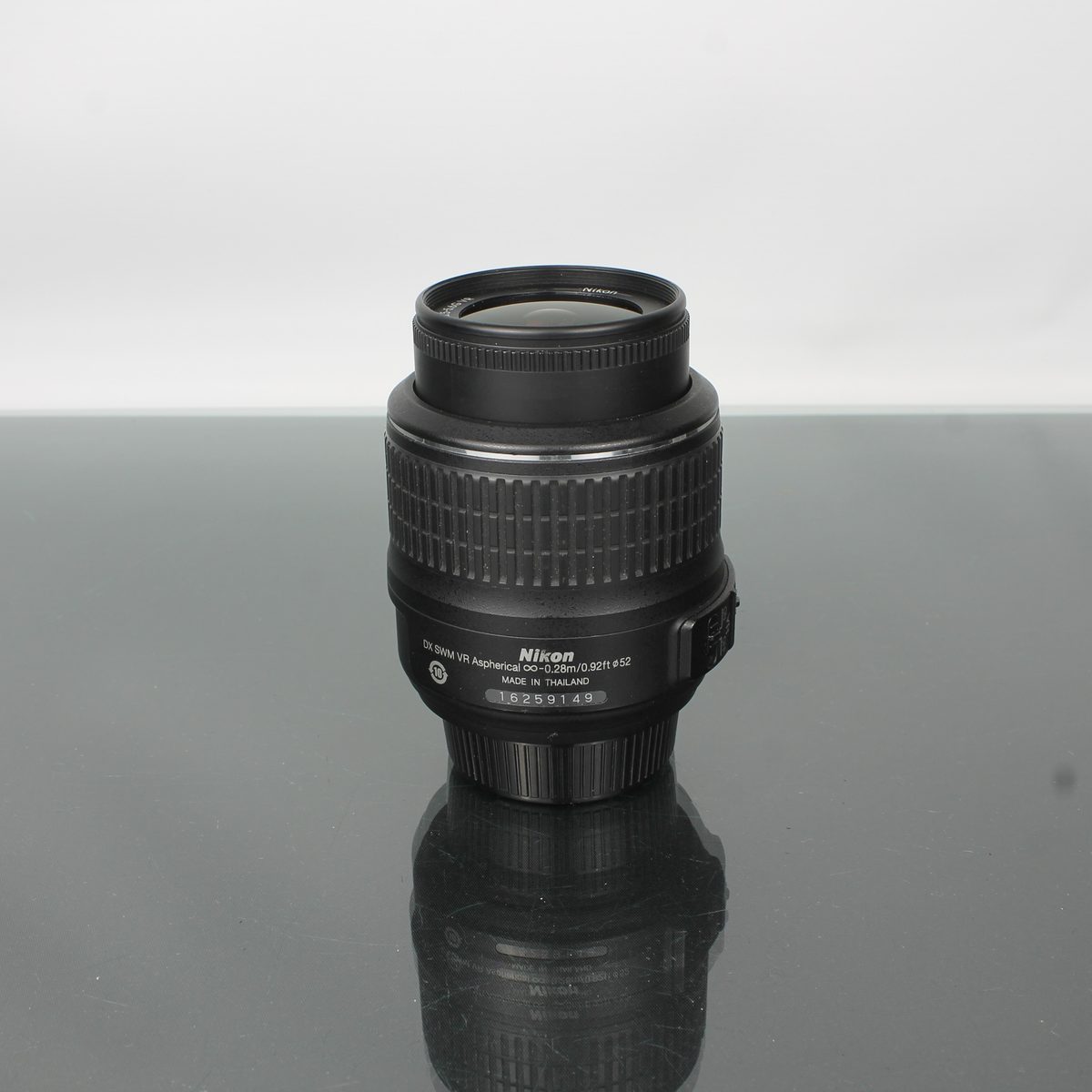 Nikon D200 + DX Nikkor 18-55mm 1:3.5-5.6