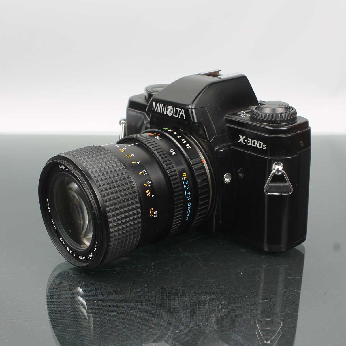 Minolta X-300s + Minolta MD 28-70mm 1:3.5-4.8