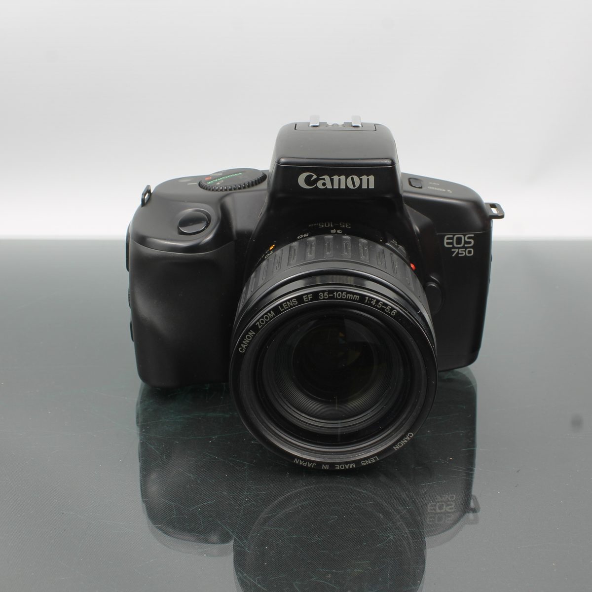 Canon EOS 750 + EF 35-105mm 4.5-5.6