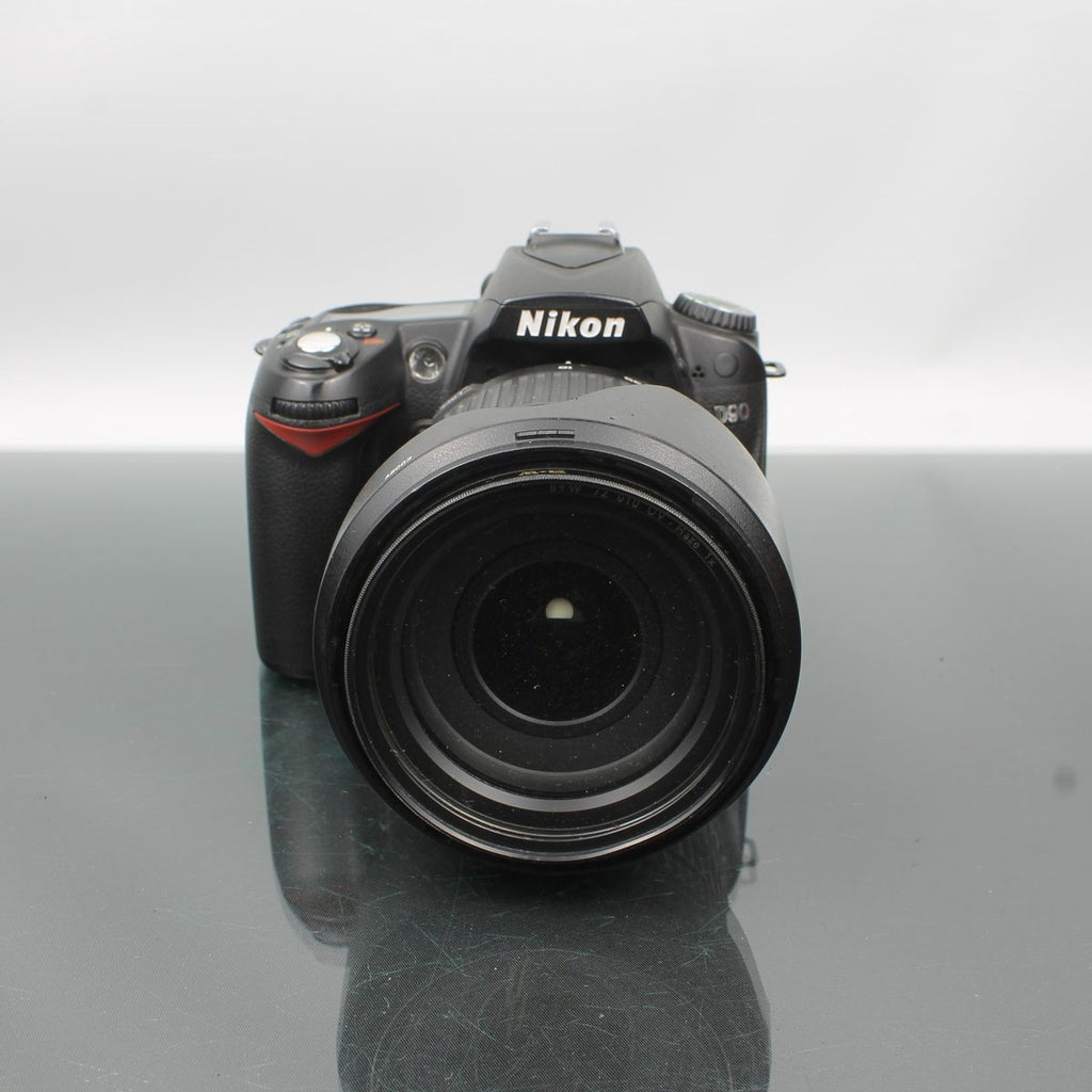 Nikon D90 + Tamron 18-270mm 1:3.5-6.3