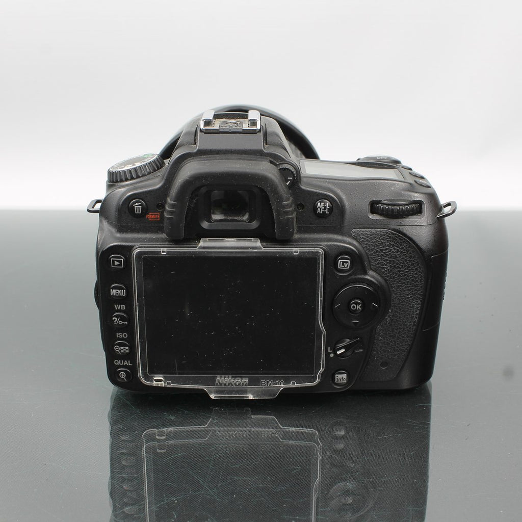 Nikon D90 + Tamron 18-270mm 1:3.5-6.3