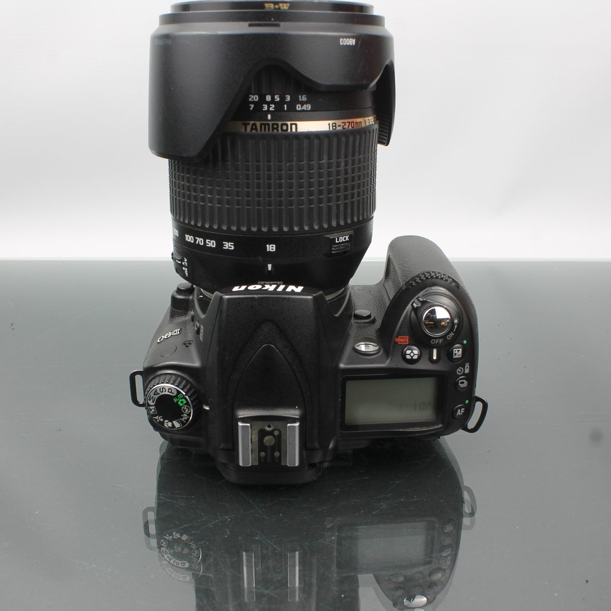 Nikon D90 + Tamron 18-270mm 1:3.5-6.3