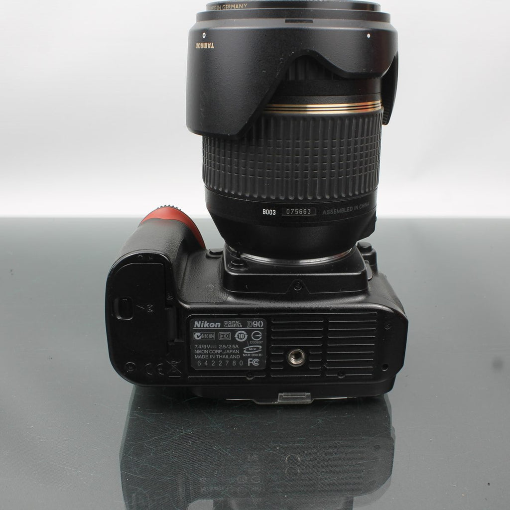 Nikon D90 + Tamron 18-270mm 1:3.5-6.3