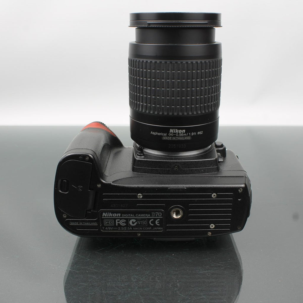Nikon D70 + Nikon AF 28-100mm 1:3.5-5.6 G