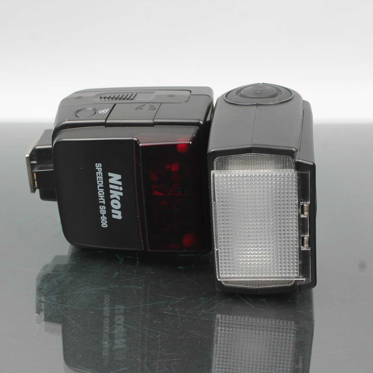 Nikon Speedlight SB-600 i-TTL Flash Unit (2x Lot) – Dutch|Thrift