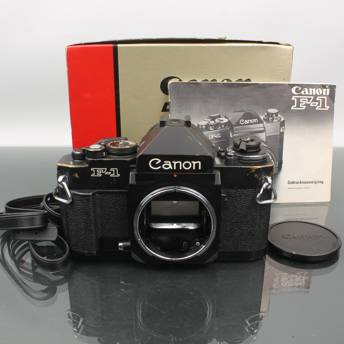 Canon F-1