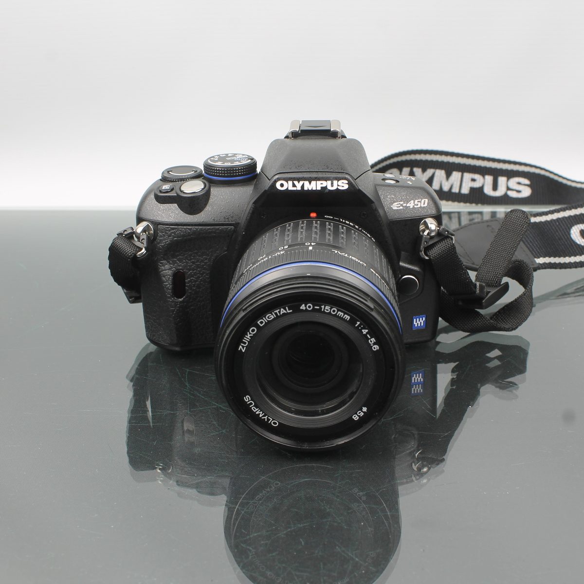 Olympus E-450 + Zuiko Digital 40-150mm 1:4-5.6