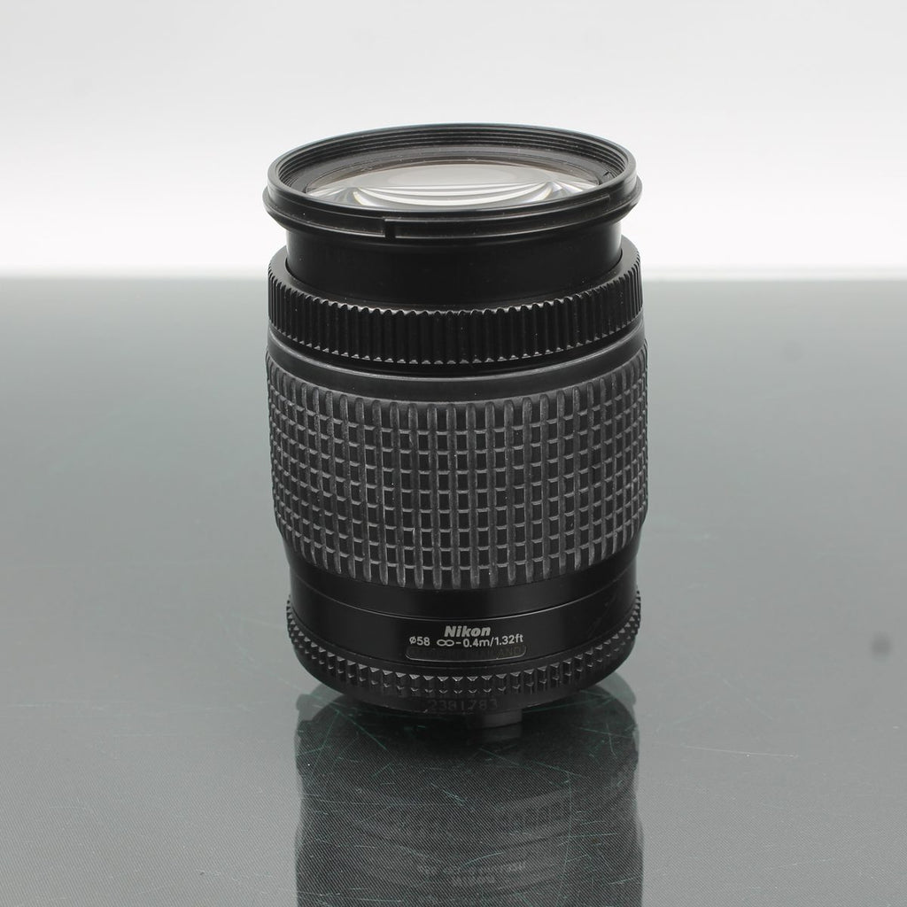 Nikon D70s + Nikon AF Nikkor 28-80mm 1:3.5-5.6 D