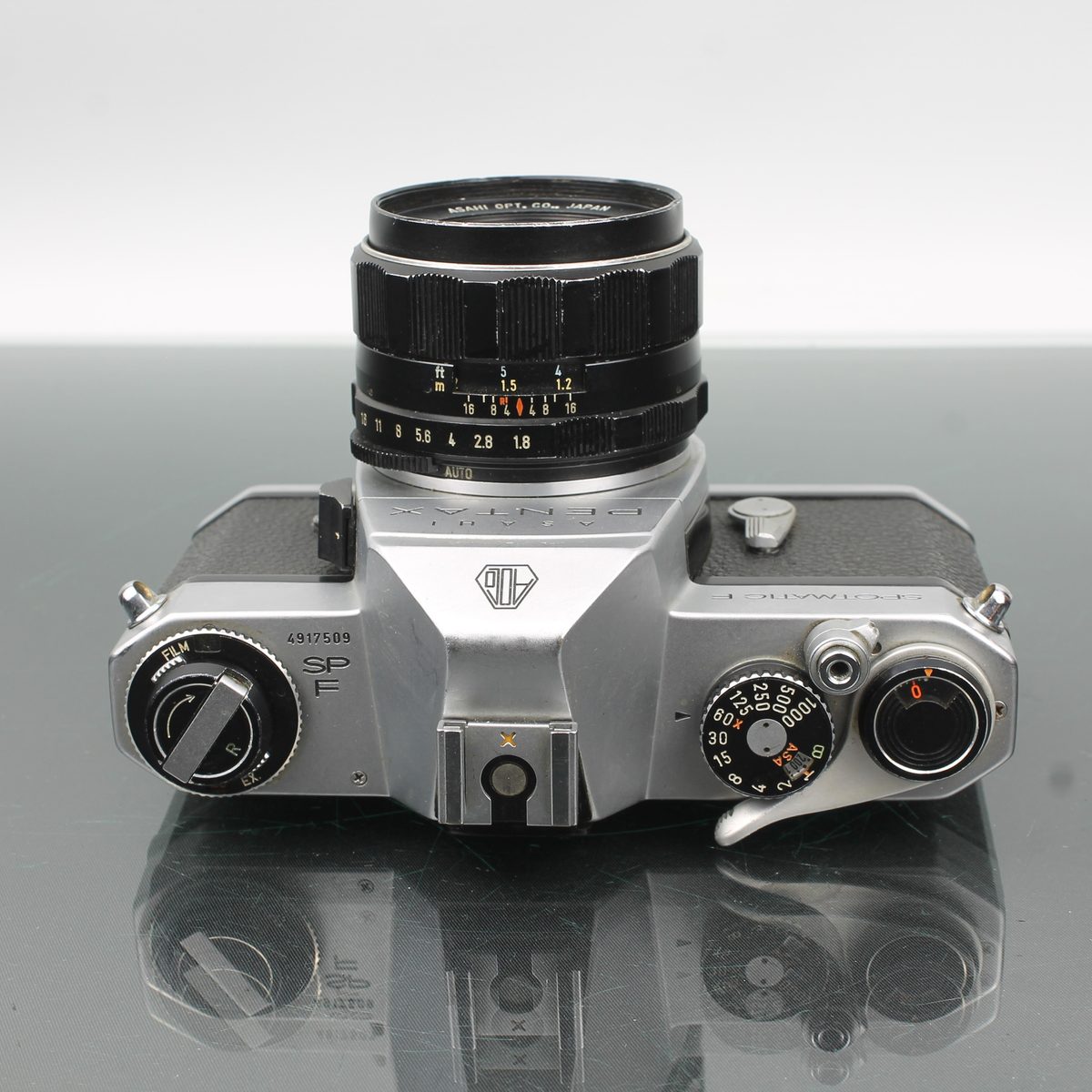 Asahi Pentax Spotmatic F + Super-Multi-Coated Takumar 1:1.8/55