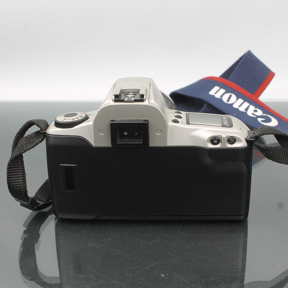 Canon EOS 300 + Canon Zoom Lens EF 28-90mm 1:4-5.6