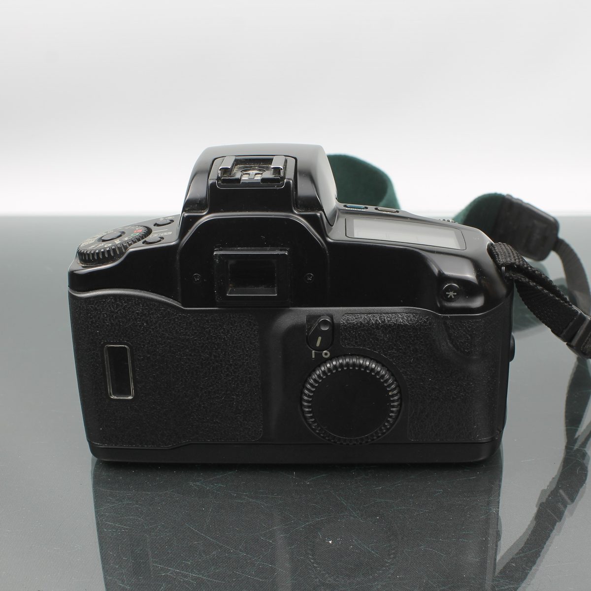 Canon EOS 100 + Canon Zoom Lens EF 35-80mm 1:4-5.6