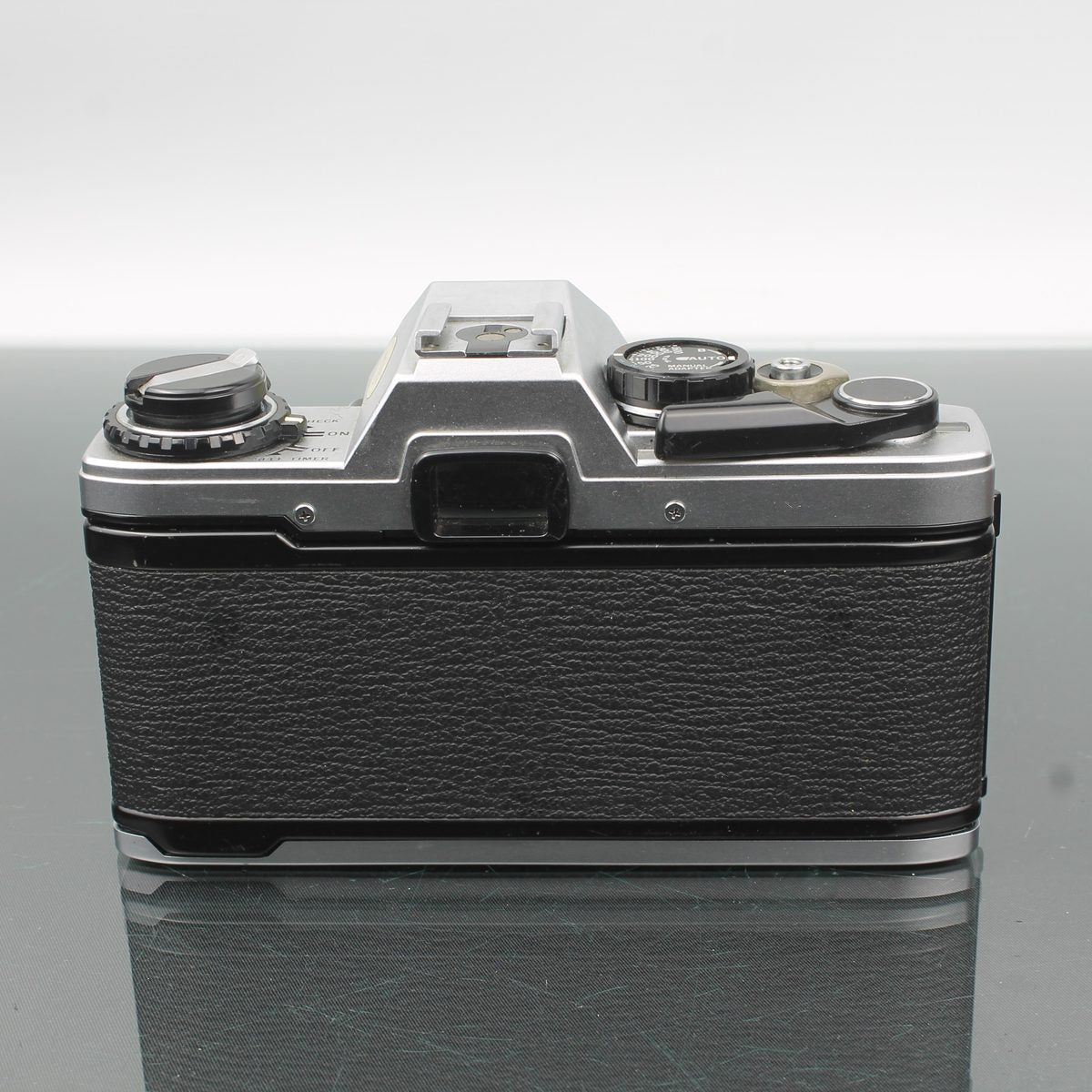 Olympus OM 10 35mm SLR Film Camera with Zuiko 50mm f/1.8 – Dutch