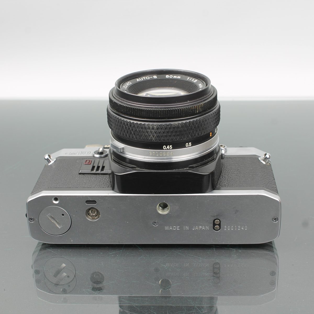 Olympus OM 10 35mm SLR Film Camera with Zuiko 50mm f/1.8 – Dutch