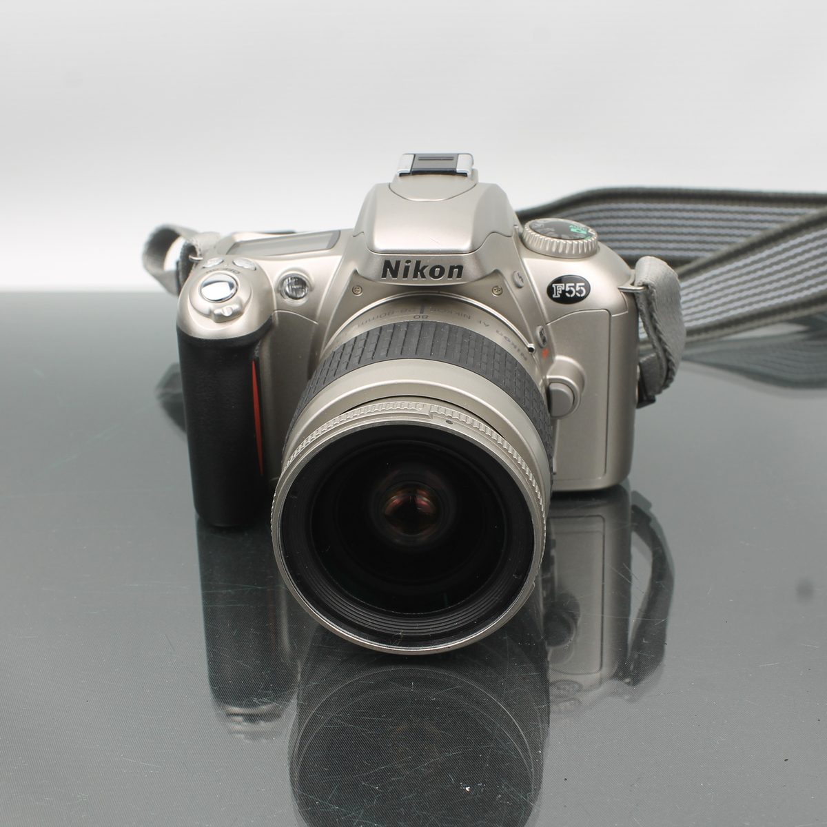 Nikon F55 + AF Nikkor 28-80mm 1:3.3-5.6G