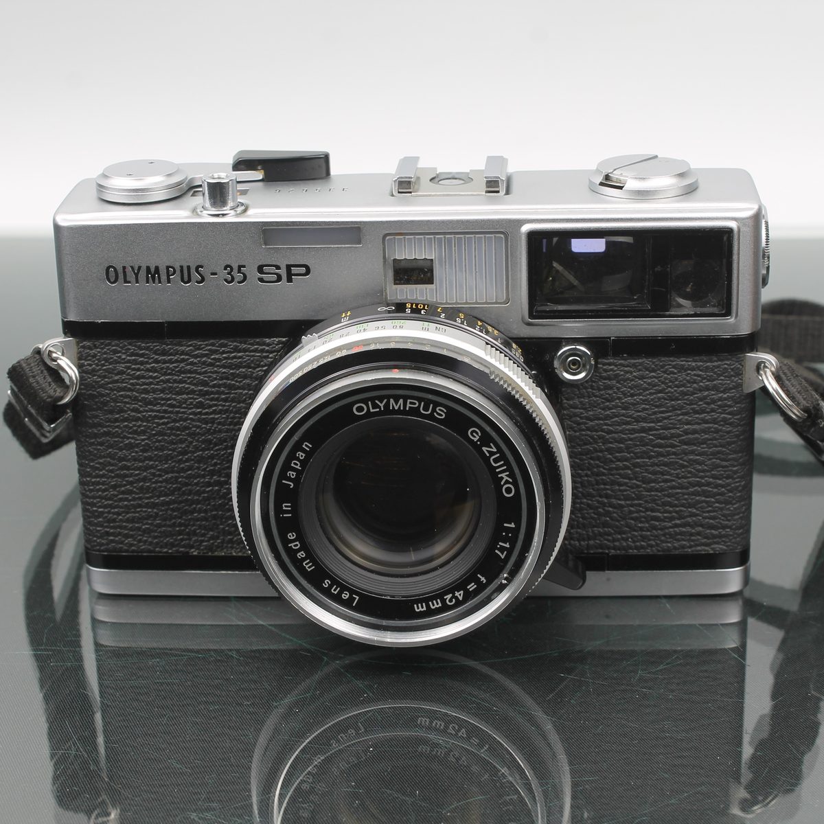 Olympus 35 SP + G. Zuiko 1:1.7 f=42mm