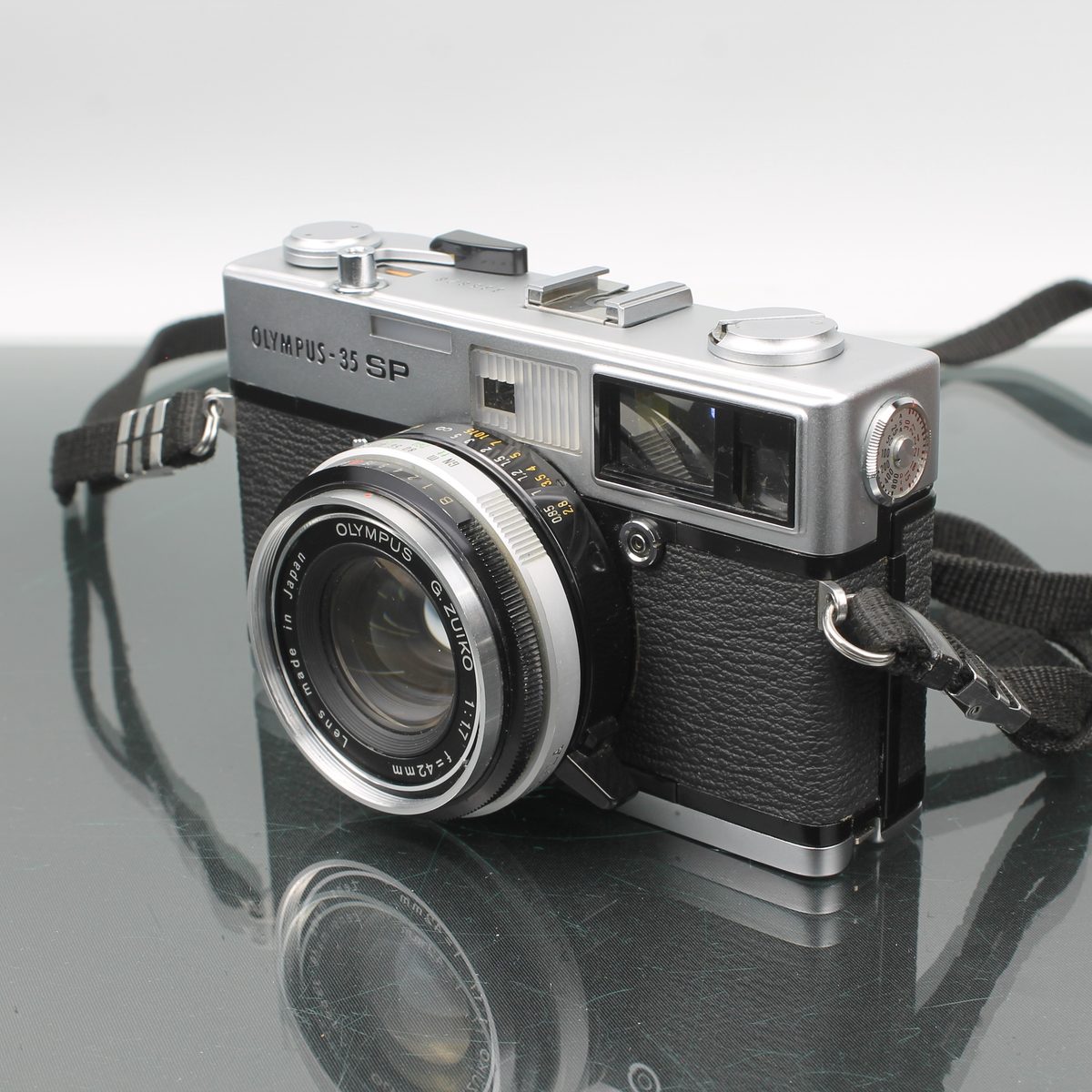 Olympus 35 SP + G. Zuiko 1:1.7 f=42mm