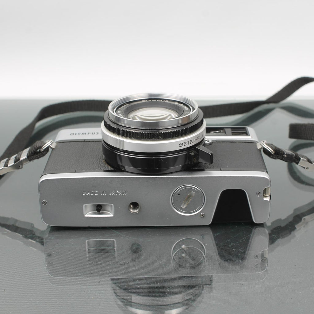 Olympus 35 SP + G. Zuiko 1:1.7 f=42mm