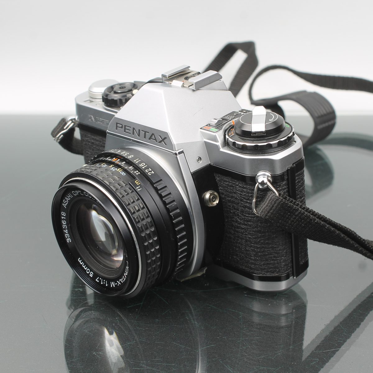 Pentax ME F + SMC Pentax-M 50mm f/1.7 - Vintage SLR Film Camera