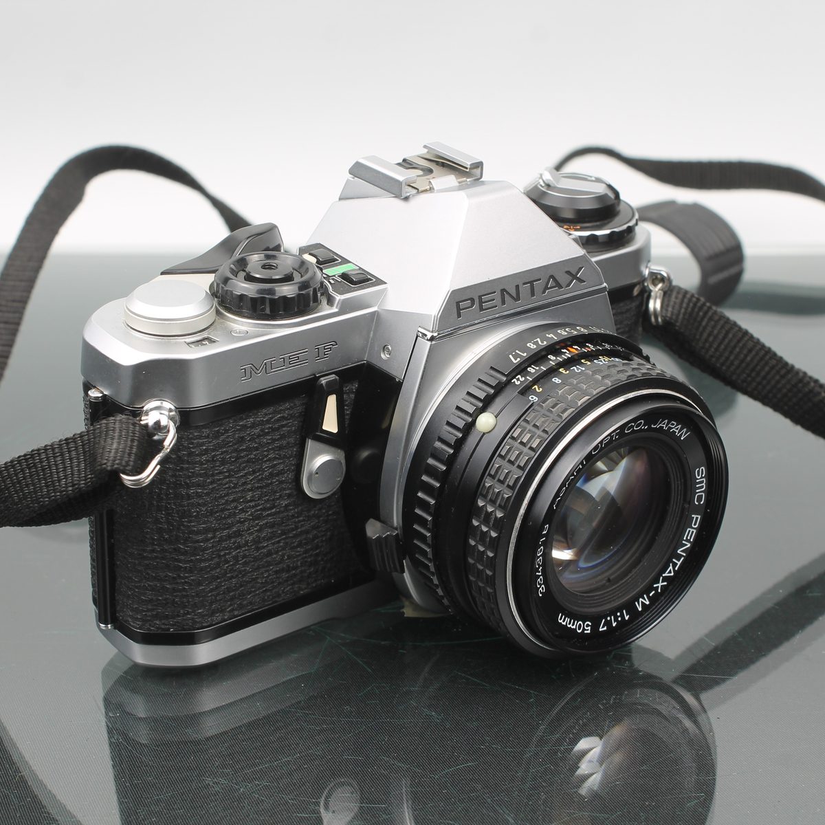 Pentax ME F + SMC Pentax-M 50mm f/1.7 - Vintage SLR Film Camera