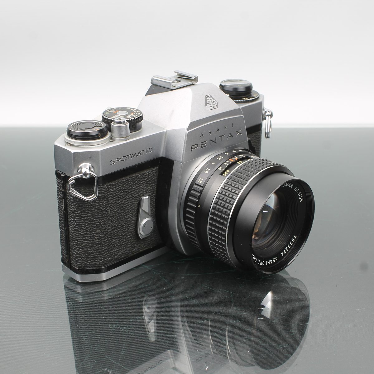 Pentax Asahi Spotmatic + SMC Takumar 1:1.8/55