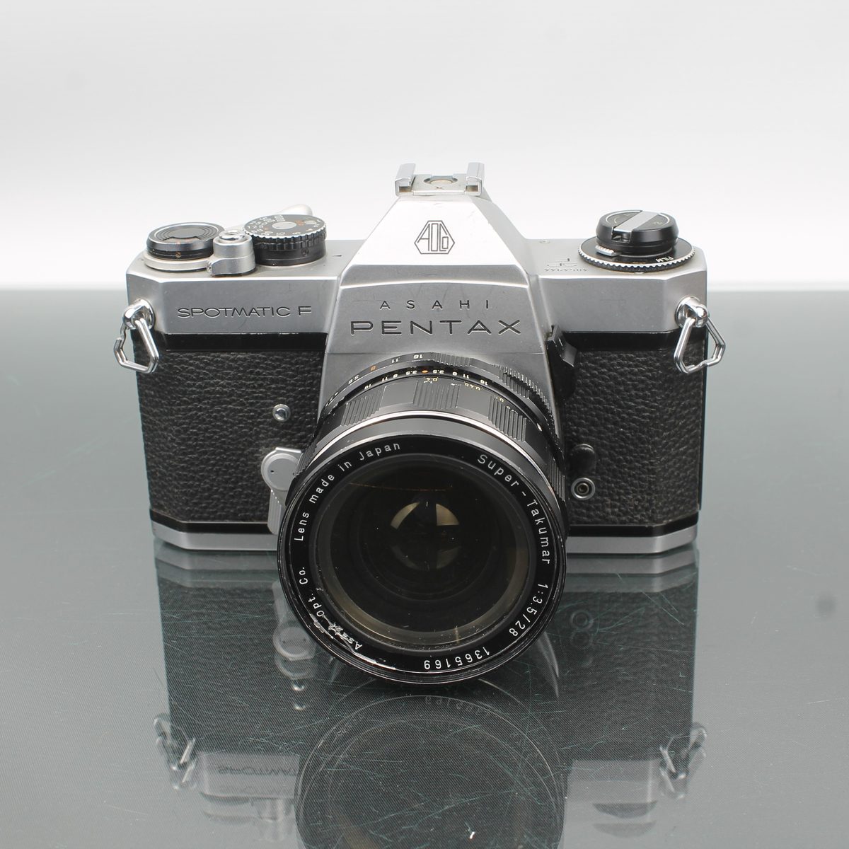 Pentax Asahi Spotmatic F + Super-Takumar 1:3.5/28
