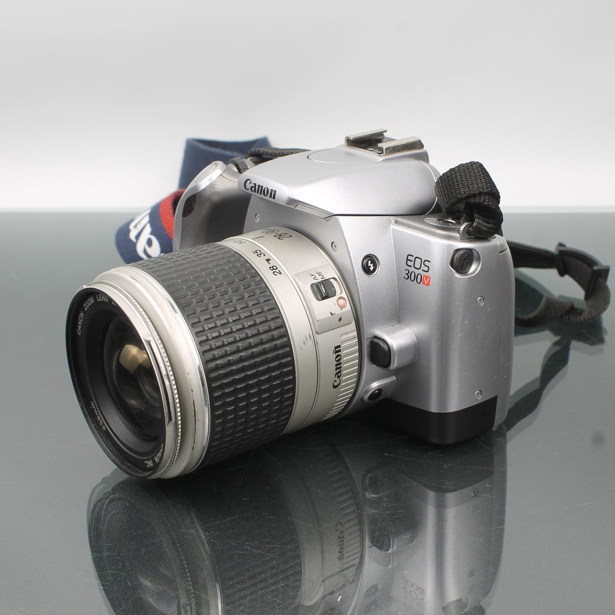 Canon EOS 300V + Canon Zoom Lens EF 28-90mm 1:4-5.6