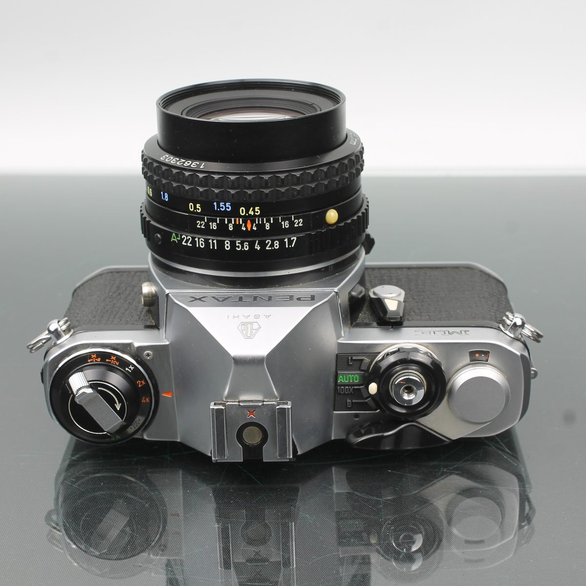 Pentax ME + SMC Pentax-A 1:1.7 50mm