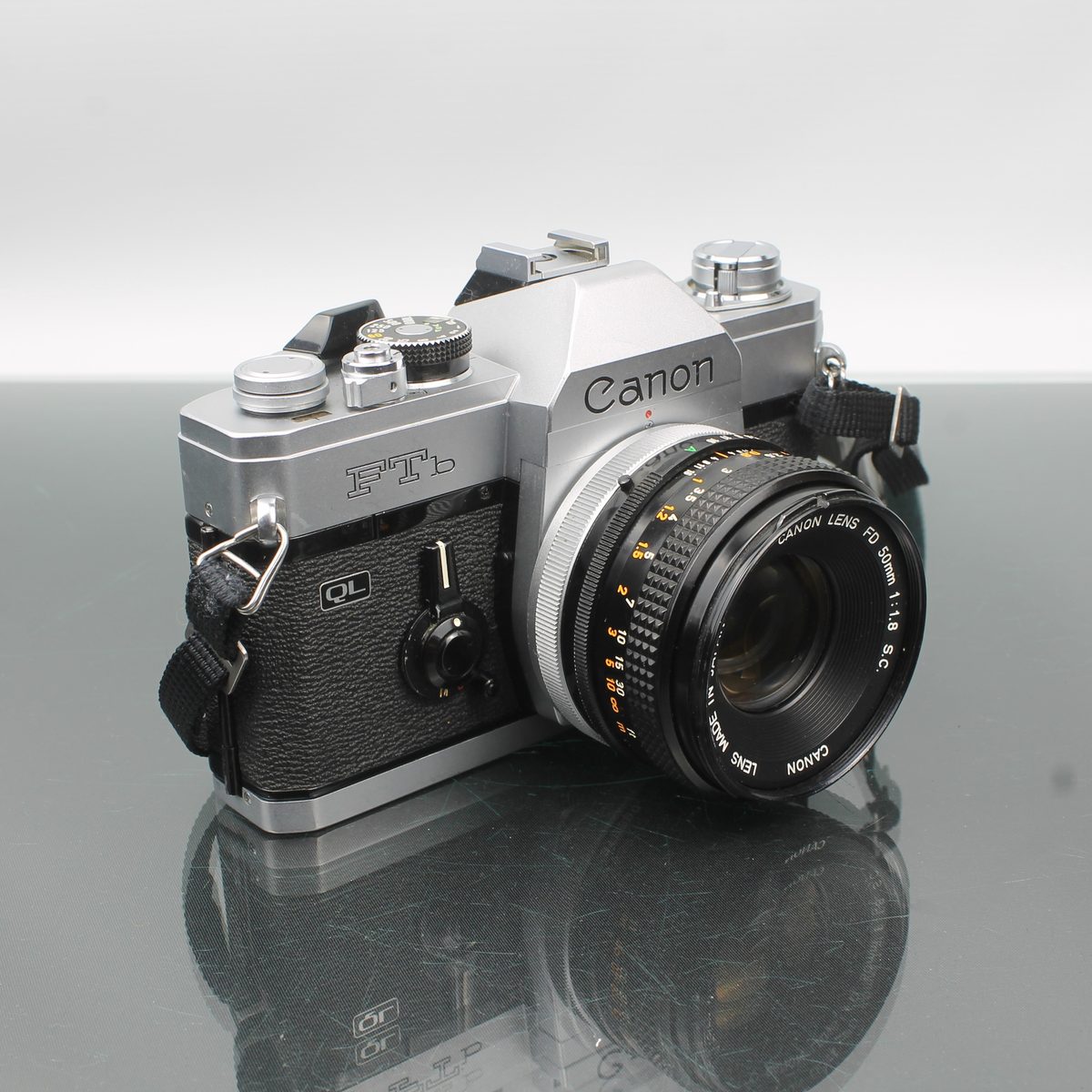 Canon FTB + Canon Lens 50 mm 1:1.8