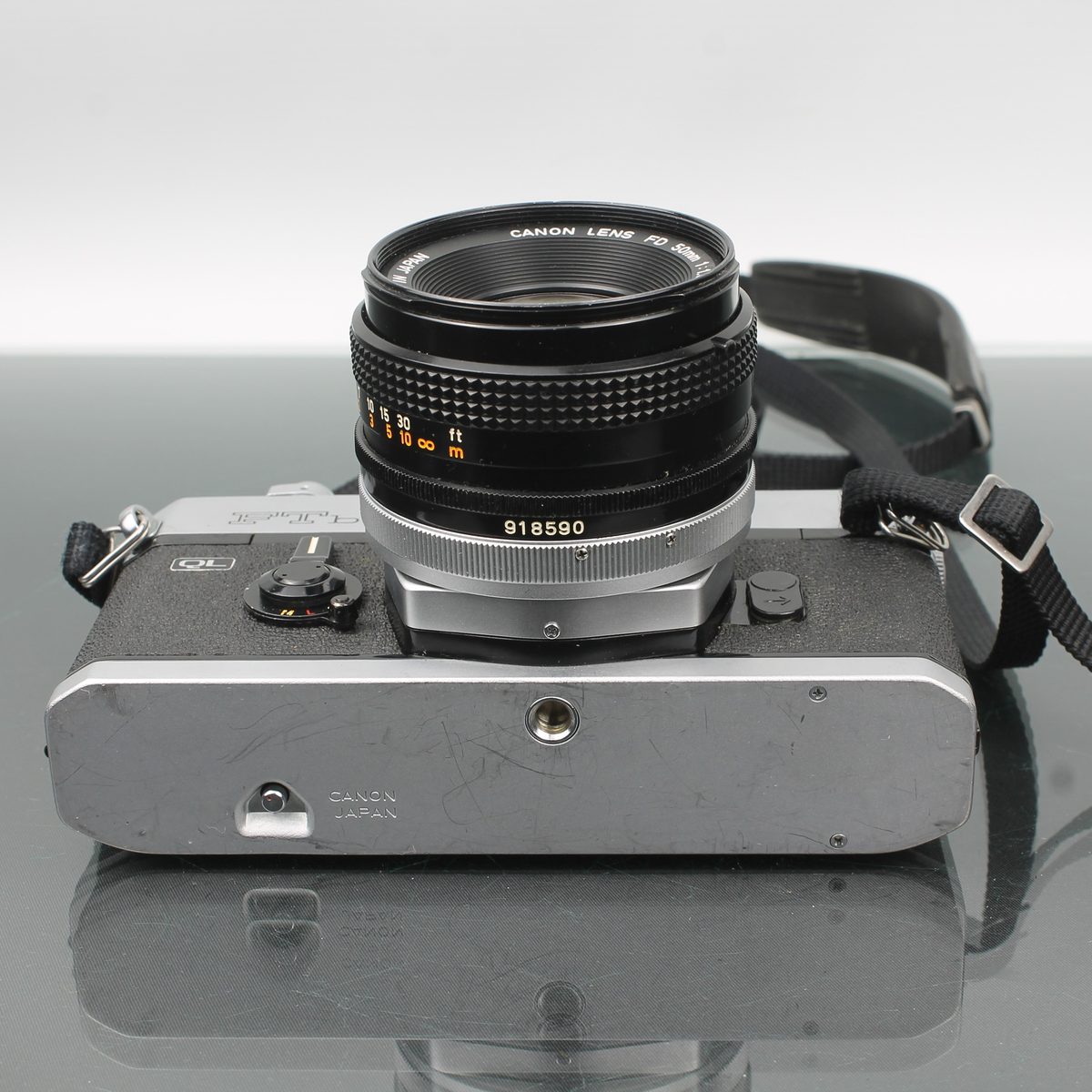 Canon FTb QL 35mm SLR Film Camera with 50mm f/1.8 Lens – Dutch|Thrift