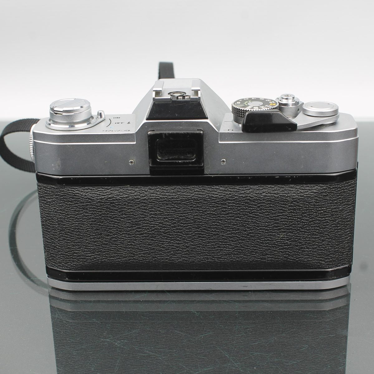 Canon FTb QL 35mm SLR Film Camera with 50mm f/1.8 Lens – Dutch|Thrift