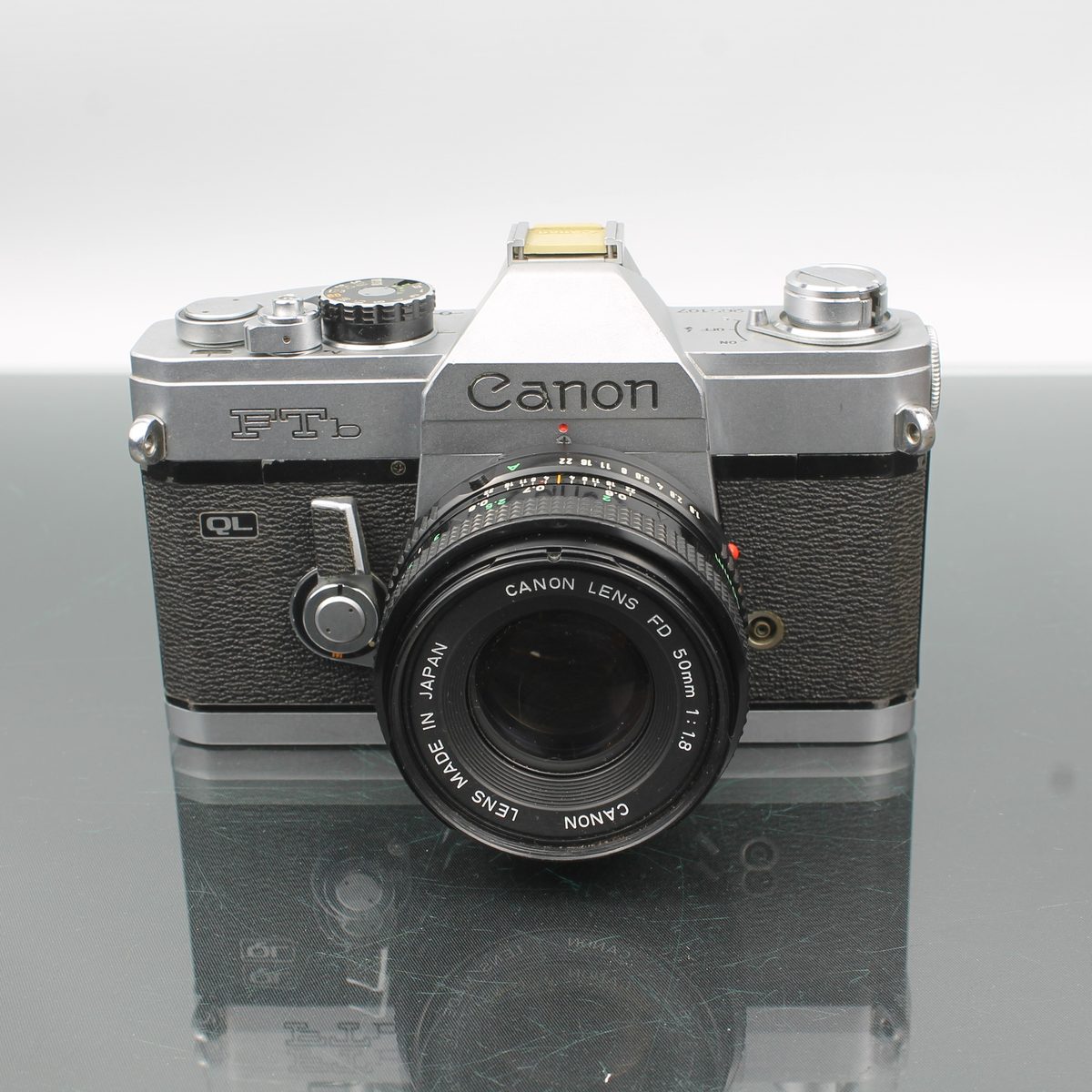 Canon FTB + Canon FD 50mm 1:1.8