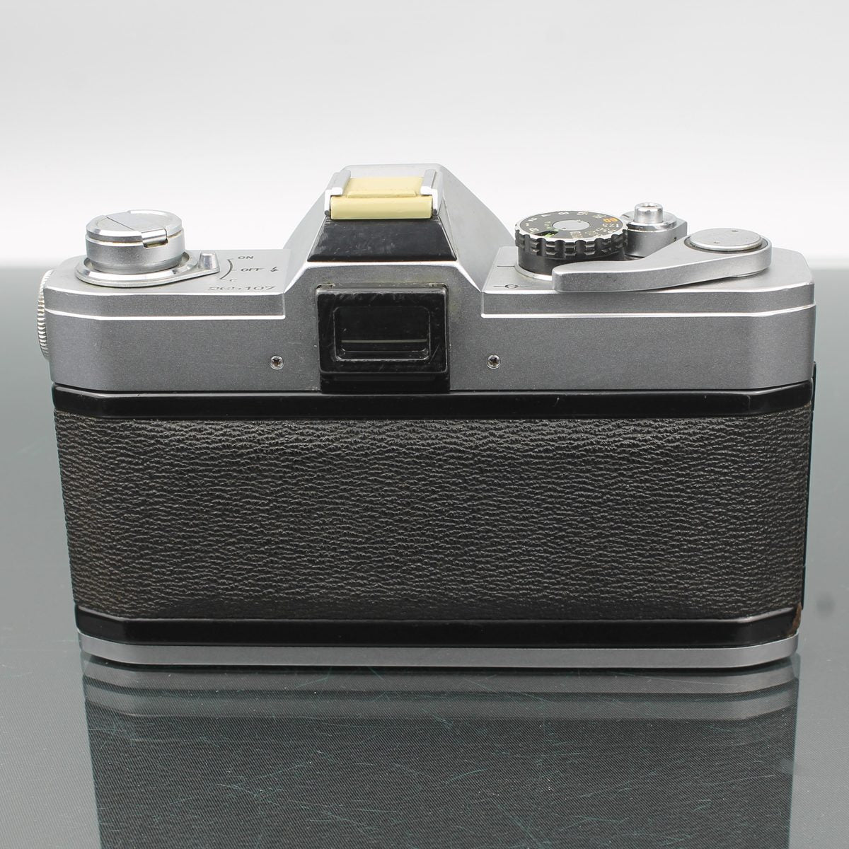 Canon FTB + Canon FD 50mm 1:1.8