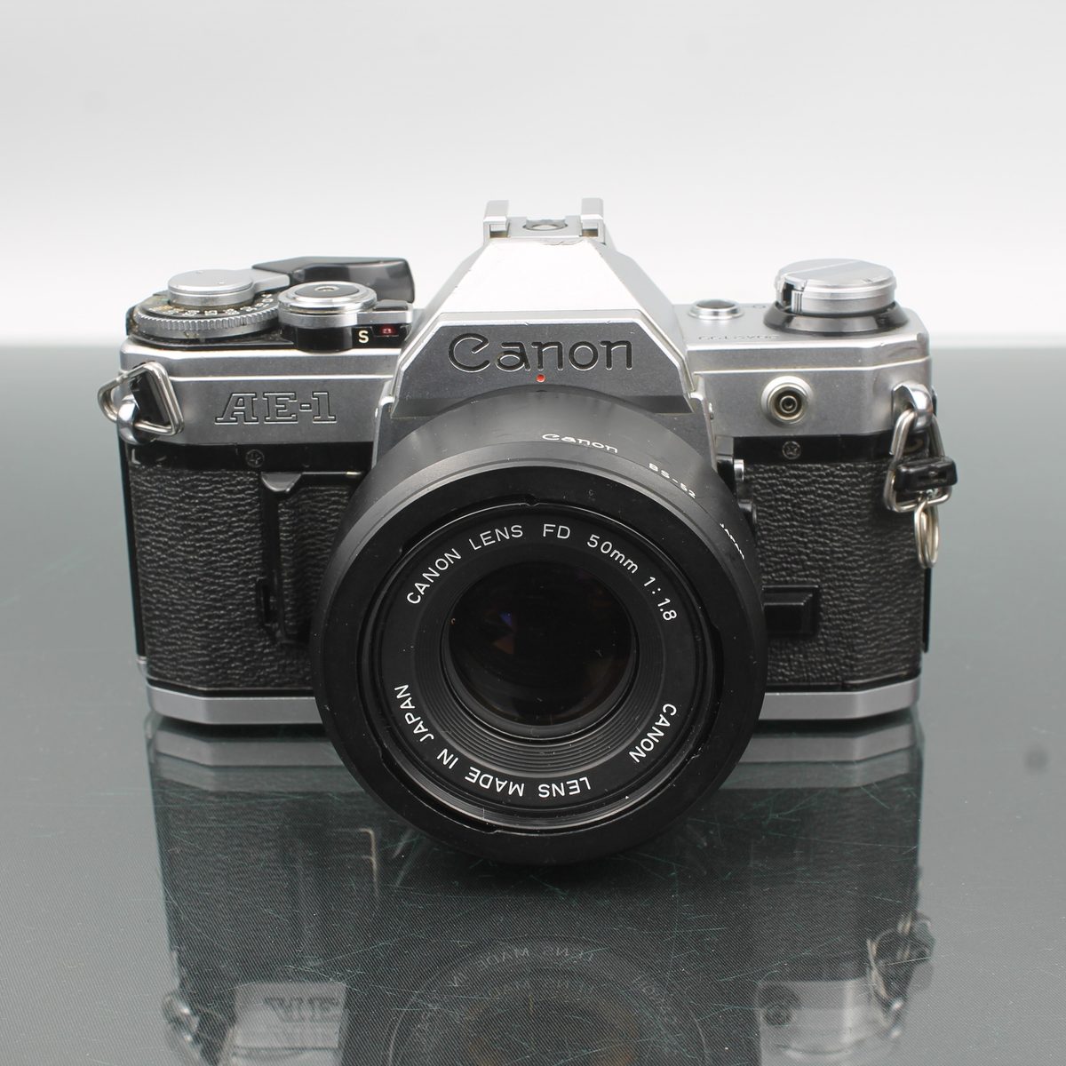 Canon AE-1 + Canon Lens FD 50mm 1:1.8