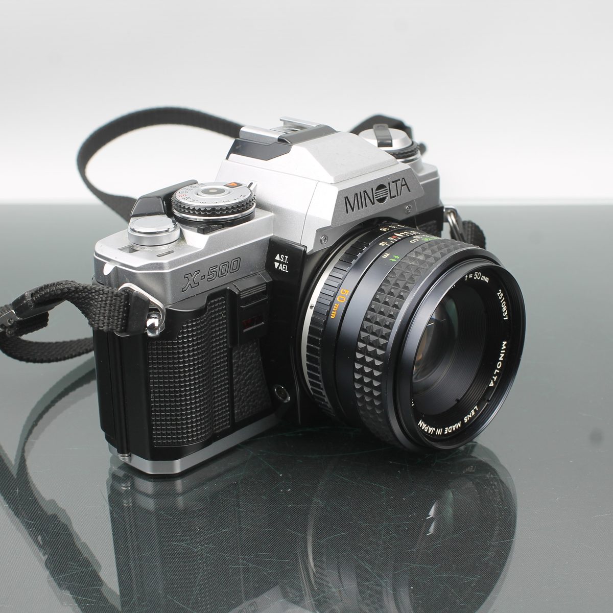 Minolta X-500 + MC Rokkor-PF 1:1.7 f=50mm