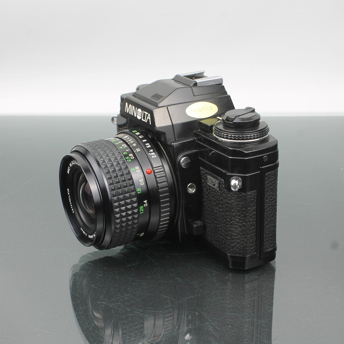 Minolta X-700 + MD W. Rokkor 28mm 1:2.8