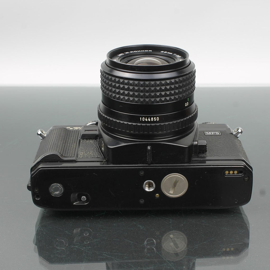 Minolta X-700 + MD W. Rokkor 28mm 1:2.8