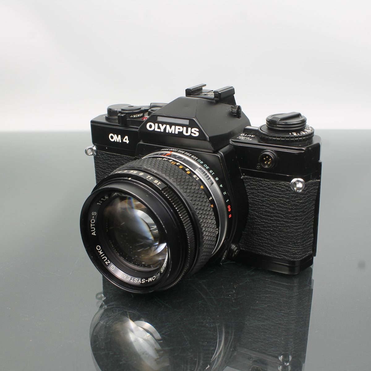 Olympus OM-4 + G.Zuiko Auto-S 1:1.4 f=50mm