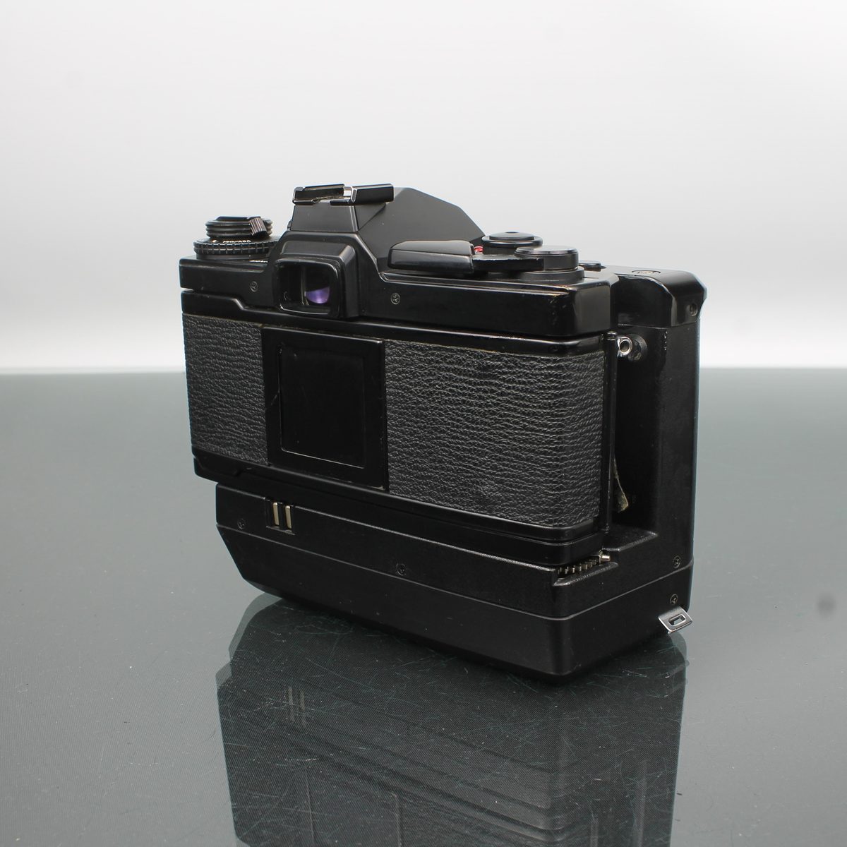 Olympus OM-4 + G.Zuiko Auto-S 1:1.4 f=50mm