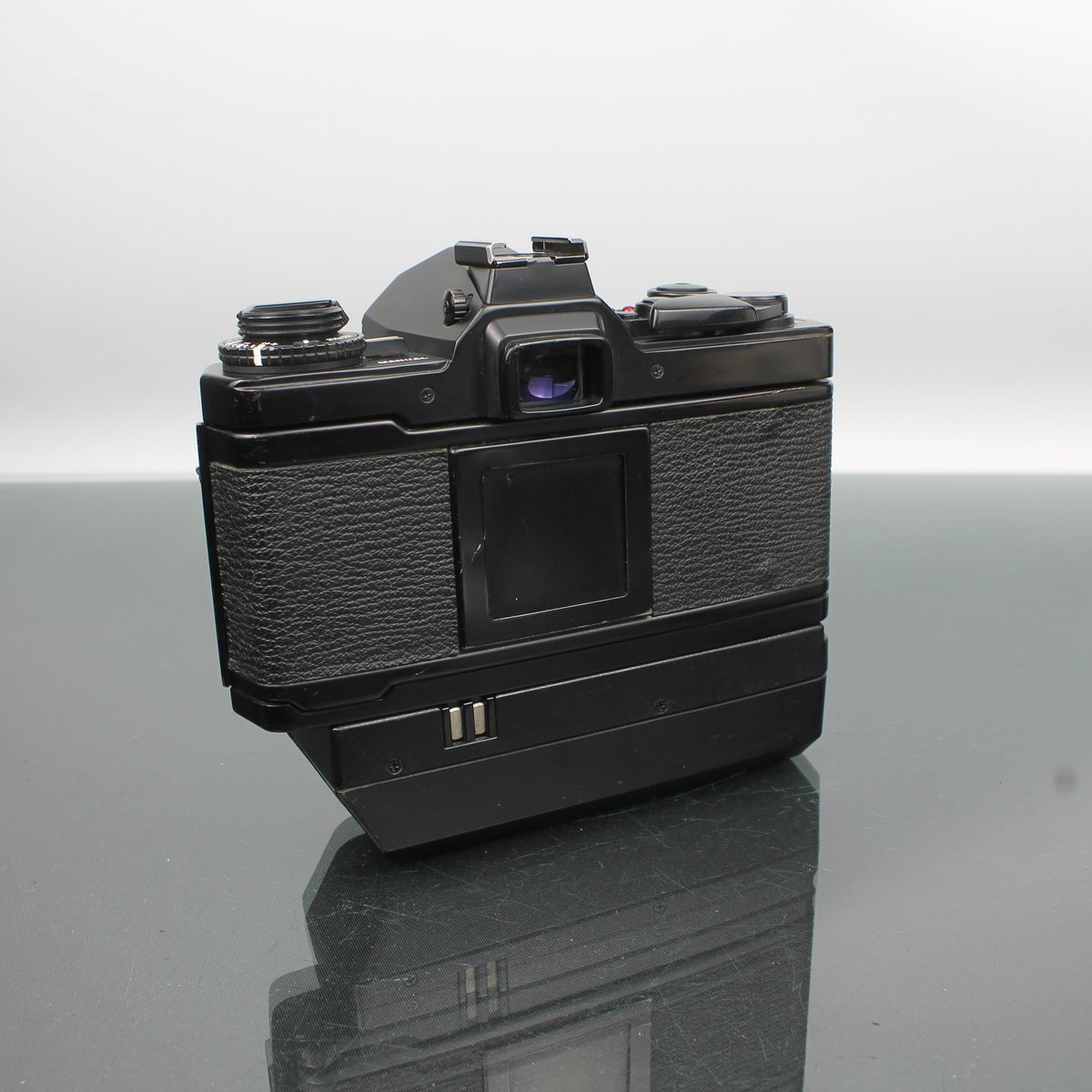 Olympus OM-4 + G.Zuiko Auto-S 1:1.4 f=50mm