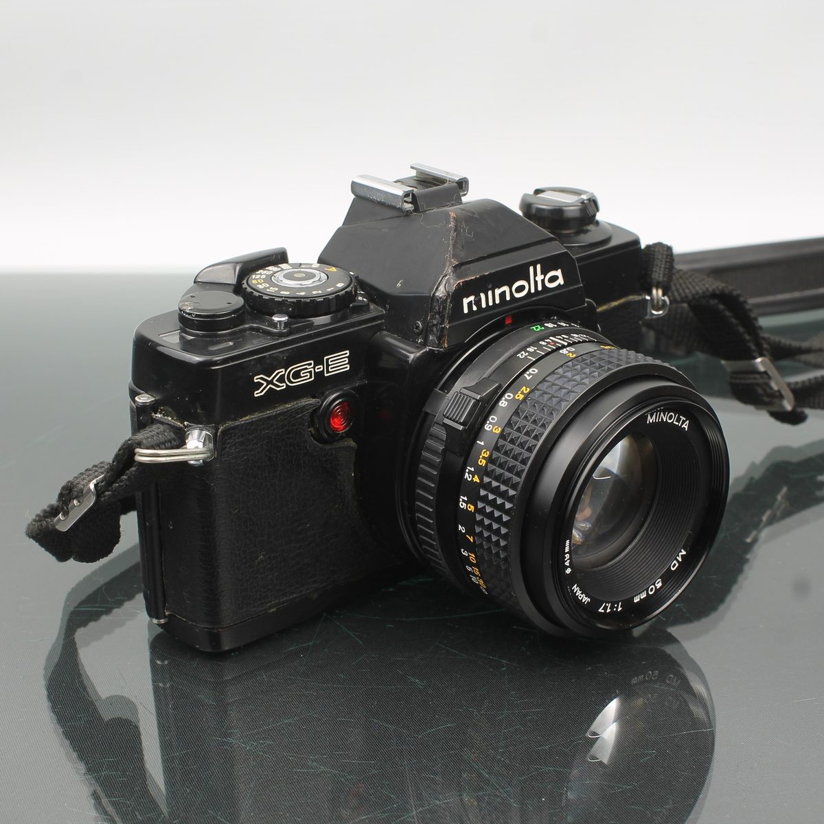Minolta XG-E + MD 50mm 1:1.7