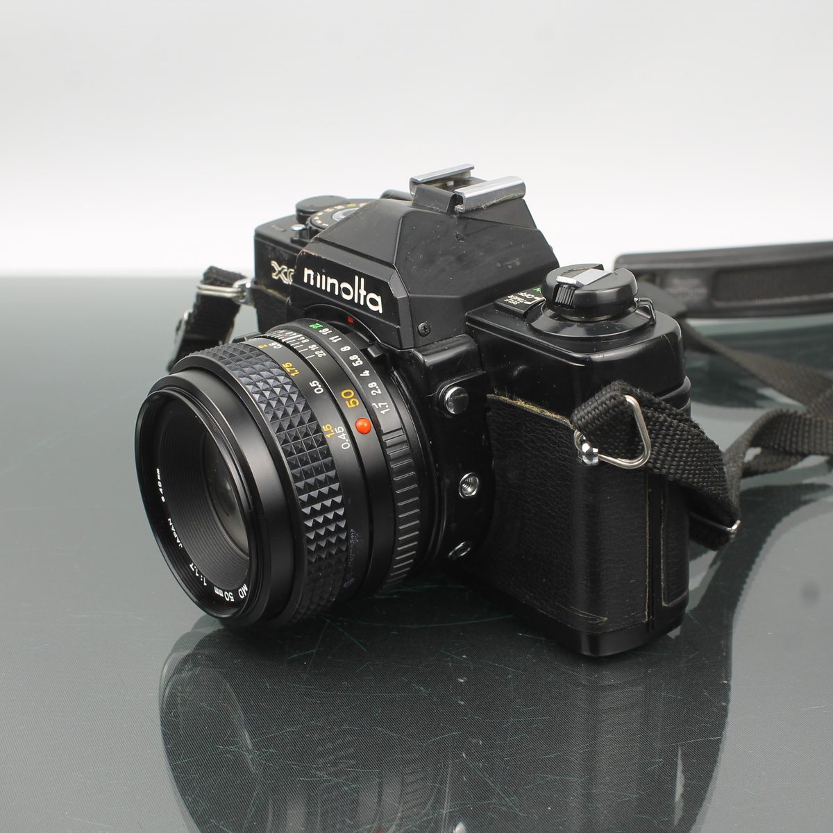 Minolta XG-E + MD 50mm 1:1.7