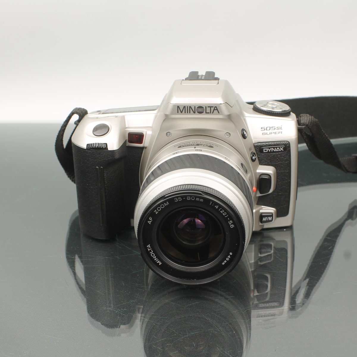Minolta 505si Super + AF Zoom 35-80mm 1:4 (22) - 5.6