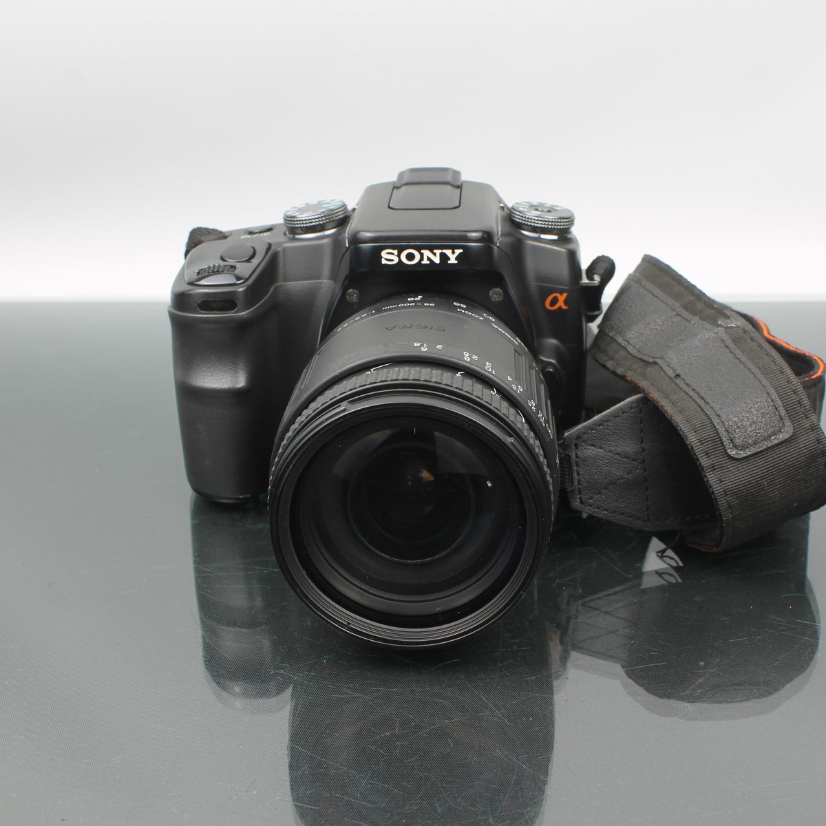 Sony A100 + Sigma Zoom 28-200mm f/3.8-5.6