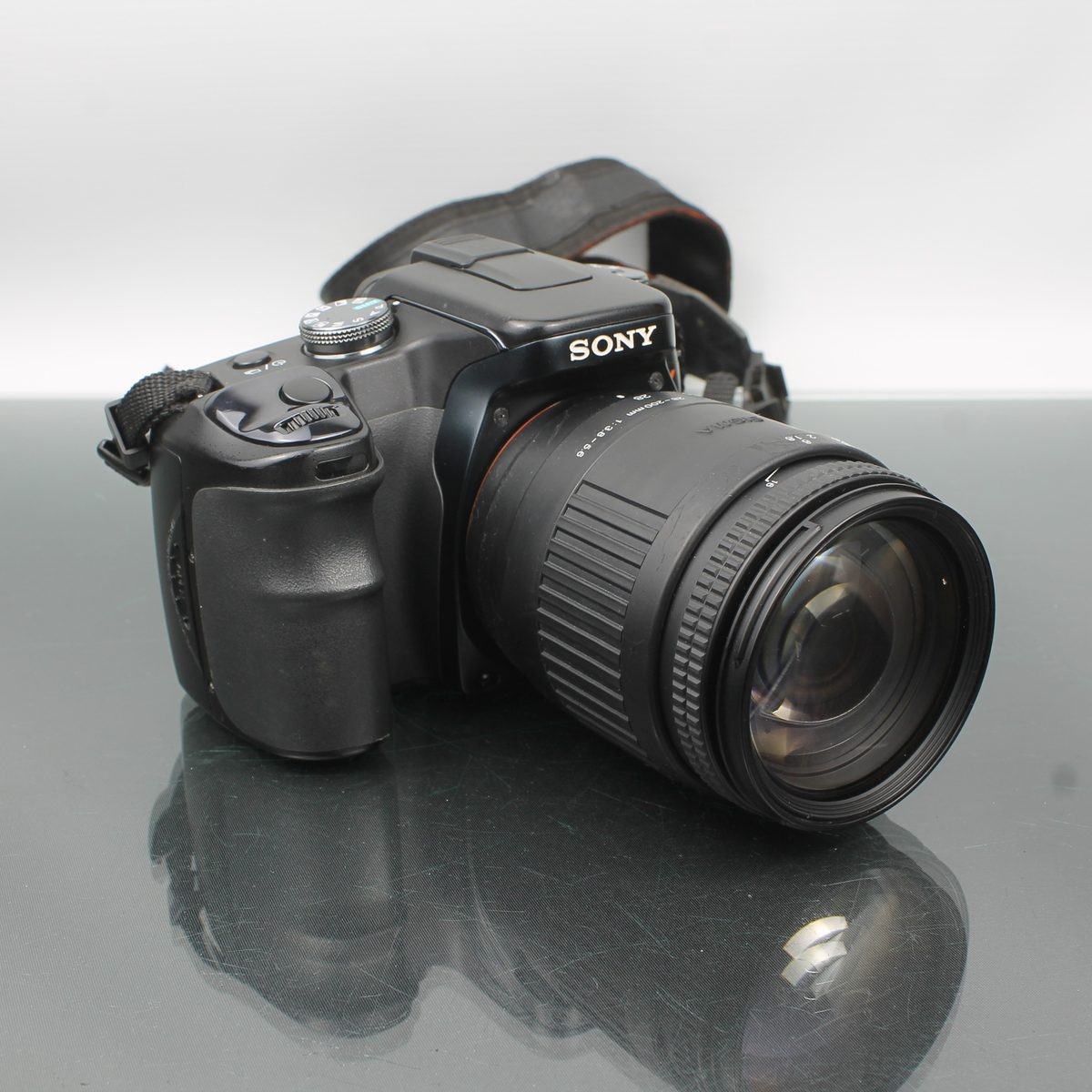 Sony A100 + Sigma Zoom 28-200mm f/3.8-5.6